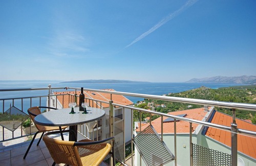 Bratus Apartment | Two bedroom apartment with balcony and sea view Krvavica, Makarska (A-18911-c)