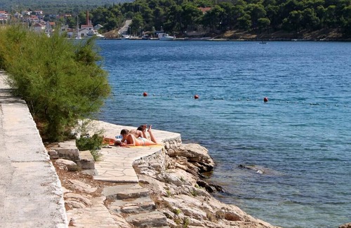 Bobovisca Apartment | Two bedroom apartment with terrace Bobovišća na Moru, Brač (A-20991-a)