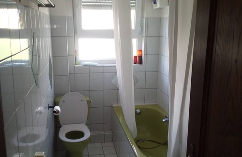 Mulhouse Apartment | Two-bedroom apartment in a house, for 2 to 4 people, Shaded garden