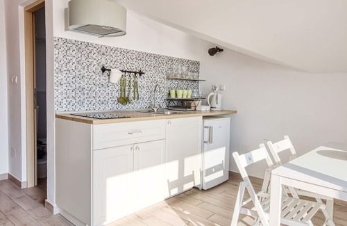 Zaboric Apartment | Two bedroom apartment near beach Žaborić, Šibenik (A-20082-i)