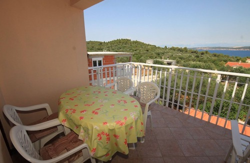 Kukljica Apartment | Two bedroom apartment with terrace and sea view Kukljica, Ugljan (A-8237-a)