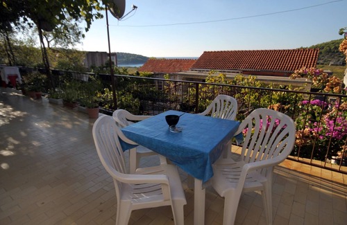 Vela Glavica Apartment | Two bedroom apartment with terrace and sea view Lumbarda, Korčula (A-9262-a)
