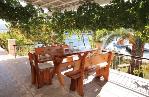 Lumbarda Apartment | Two bedroom apartment near beach Lumbarda, Korčula (A-9330-a)