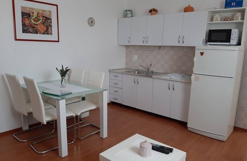 Cizici Apartment | Two bedroom apartment with terrace and sea view Čižići, Krk (A-15415-b)