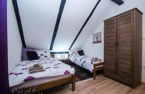 Netretic Apartment | Two bedroom apartment (pet friendly) Jakovci Netreticki, Karlovac (A-20495-a)