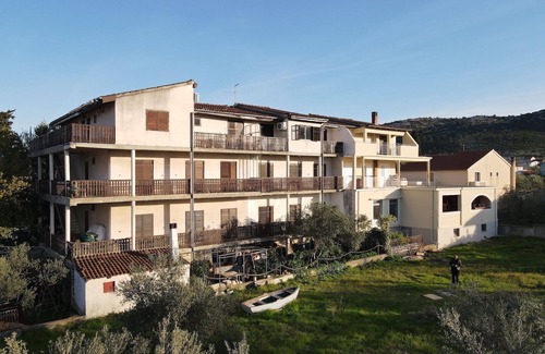 Mrljane Apartment | Two bedroom apartment with terrace and sea view Mrljane, Pašman (A-20850-a)