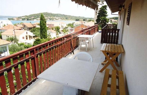 Mrljane Apartment | Two bedroom apartment with terrace and sea view Mrljane, Pašman (A-20850-a)