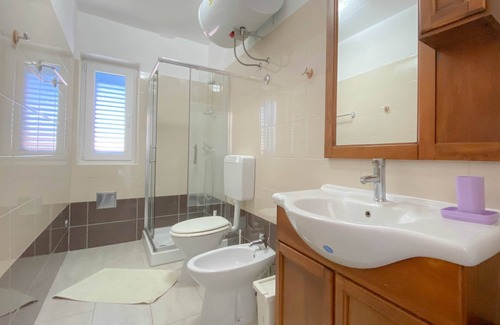 Dajla Apartment | Two bedroom apartment near beach Dajla, Novigrad (A-21235-b)