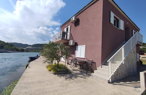Ploce Apartment | Two bedroom apartment with balcony Rogotin, Neretva Delta - Ušće Neretve (A-23141-a)
