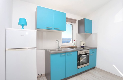 Stanici Apartment | Two bedroom apartment with terrace and sea view Stanići, Omiš (A-17894-a)