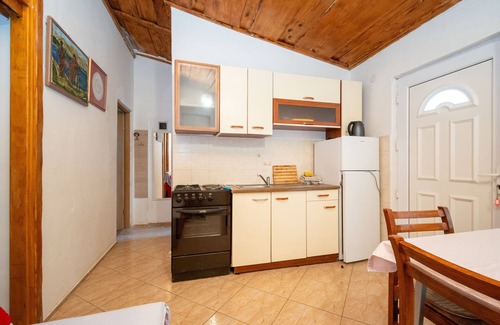 Vidalici Apartment | Two bedroom apartment near beach Vidalići, Pag (A-6519-a)