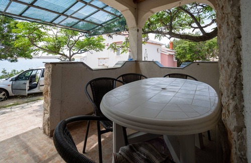 Vidalici Apartment | Two bedroom apartment near beach Vidalići, Pag (A-6519-e)