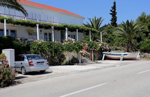 Drace Apartment | Two bedroom apartment near beach Drače, Pelješac (A-10130-b)