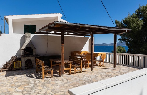 Mimice Apartment | Two bedroom apartment near beach Mimice, Omiš (A-2736-f)