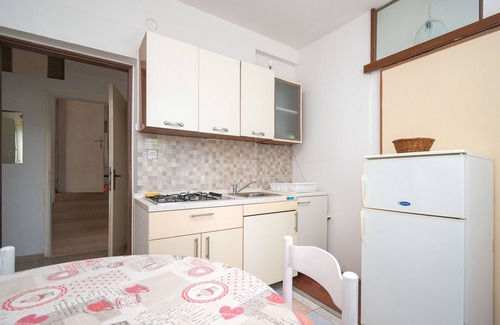 Vidalici Apartment | Two bedroom apartment near beach Vidalići, Pag (A-6519-c)