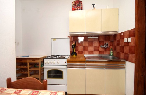 Cove Basina (Jelsa) Apartment | Two bedroom apartment near beach Mudri Dolac, Hvar (A-118-a)