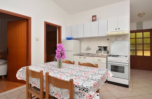 Prizba Apartment | Two bedroom apartment near beach Prižba, Korčula (A-9276-a)