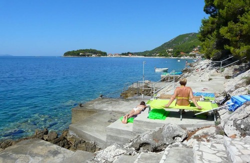Prizba Apartment | Two bedroom apartment near beach Prižba, Korčula (A-9276-a)