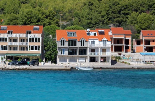 Prizba Apartment | Two bedroom apartment near beach Prižba, Korčula (A-14385-b)