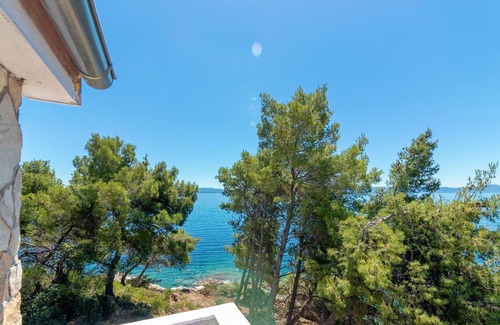Gdinj Apartment | Two bedroom apartment near beach Cove Torac, Hvar (A-575-c)