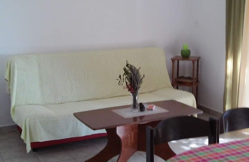 Gdinj Apartment | Two bedroom apartment near beach Cove Skozanje, Hvar (A-14899-a)