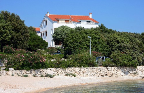 Mandre Apartment | Two bedroom apartment near beach Mandre, Pag (A-6518-d)