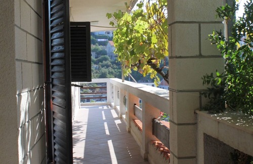Zavalatica Apartment | Two bedroom apartment near beach Zavalatica, Korčula (A-9315-a)
