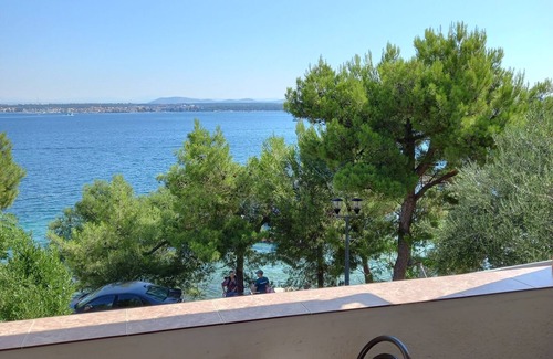 Tkon Apartment | Two bedroom apartment near beach Tkon, Pašman (A-5840-b)