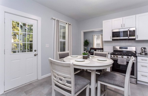 Bristol Apartment | TWO BEDROOM APARTMENT ON FIRST FLOOR ON A DUPLEX