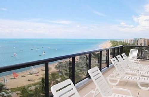 Pajucara Apartment | Two-bedroom apartment on the seafront of Pajuçara - With WI-FI