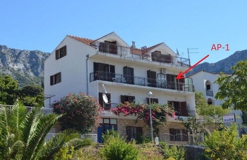 Gradac Apartment | Two bedroom apartment with terrace and sea view Gradac, Makarska (A-22460-d)