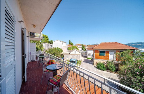 Drace Apartment | Two bedroom apartment with balcony and sea view Drače, Pelješac (A-14019-b)