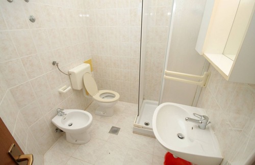 Liznjan Apartment | Two bedroom apartment with terrace Ližnjan, Medulin (A-7240-c)
