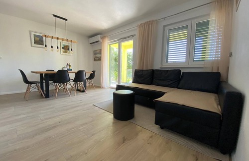 Poljica Apartment | Two bedroom apartment with terrace and sea view Poljica, Trogir (A-18634-a)