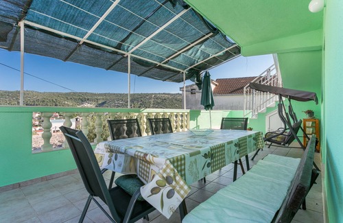 Marina Apartment | Two bedroom apartment with terrace and sea view Marina, Trogir (A-20016-b)