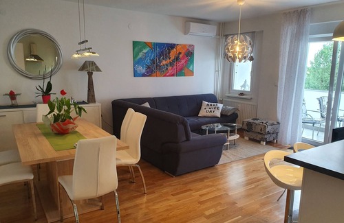 Zagreb Apartment | Two bedroom apartment with balcony Zagreb (A-21800-a)
