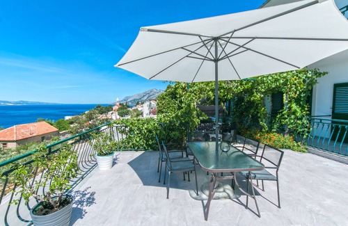 Brela Apartment | Two bedroom apartment with terrace and sea view Brela, Makarska (A-16603-a)
