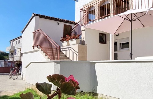 Valbandon Apartment | Two bedroom apartment with terrace Valbandon, Fažana (A-15386-c)