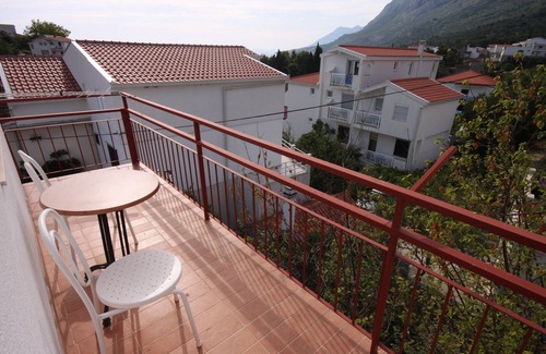 Gradac Apartment | Two bedroom apartment with balcony and sea view Gradac, Makarska (A-6820-b)