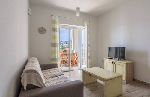 Simuni Apartment | Two bedroom apartment with balcony and sea view Šimuni, Pag (A-18386-b)