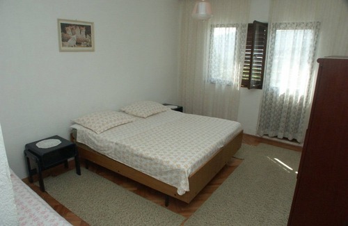 Marina Apartment | Two bedroom apartment with terrace and sea view Marina, Trogir (A-2036-a)