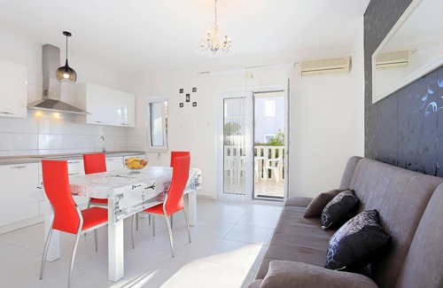 Poljica Apartment | Two bedroom apartment with terrace and sea view Poljica, Trogir (A-5199-a)