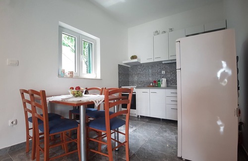Marina Apartment | Two bedroom apartment with terrace and sea view Marina, Trogir (A-14191-b)
