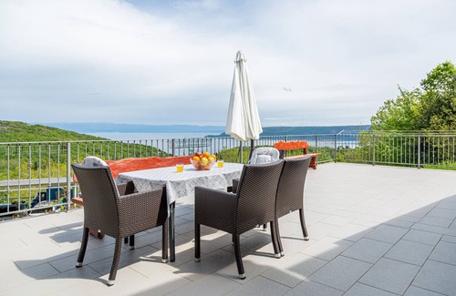 Brsec Apartment | Two bedroom apartment with terrace and sea view Brseč, Opatija (A-7796-b)