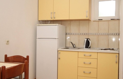 Ivan Dolac Apartment | Two bedroom apartment with balcony and sea view Ivan Dolac, Hvar (A-8734-d)