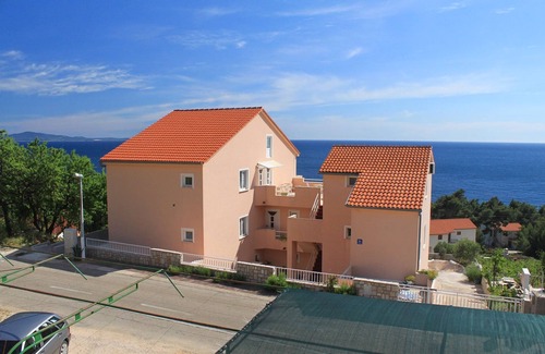 Ivan Dolac Apartment | Two bedroom apartment with balcony and sea view Ivan Dolac, Hvar (A-8734-d)