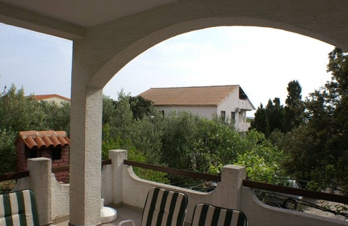 Mandre Apartment | Two bedroom apartment with terrace Mandre, Pag (A-4075-a)