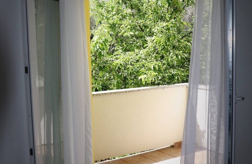 Punat Apartment | Two bedroom apartment with terrace Punat, Krk (A-15010-a)