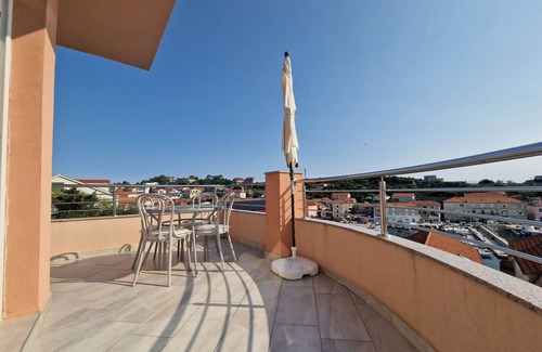 Island Dugi Otok Apartment | Two bedroom apartment with terrace and sea view Sali, Dugi otok (A-19880-a)