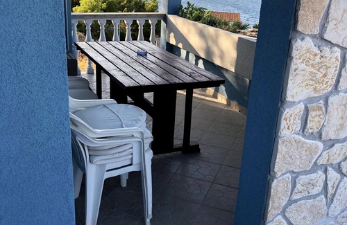 Island Dugi Otok Apartment | Two bedroom apartment with terrace and sea view Sali, Dugi otok (A-8181-b)